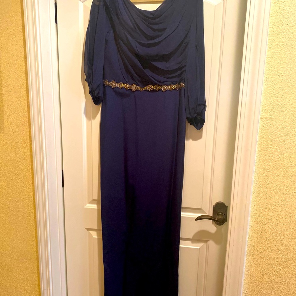 Marchesa 3/4 sheer sleeve silk evening gown in blue size 12. Never worn.